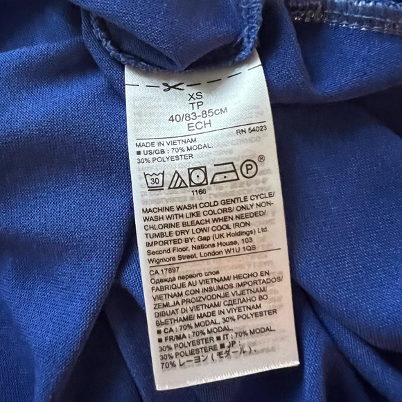 Banana Republic women’s XS blue blouse EUC. - Picture 6 of 6